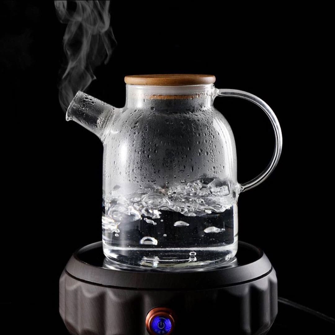 قوری پیرکس دربامبو شیشه‌ای مقاوم حرارت در سه سایز ۱۰۰۰، ۱۵۰۰ و ۱۹۰۰ سی‌سی مناسب دم‌آوری چای و دمنوش