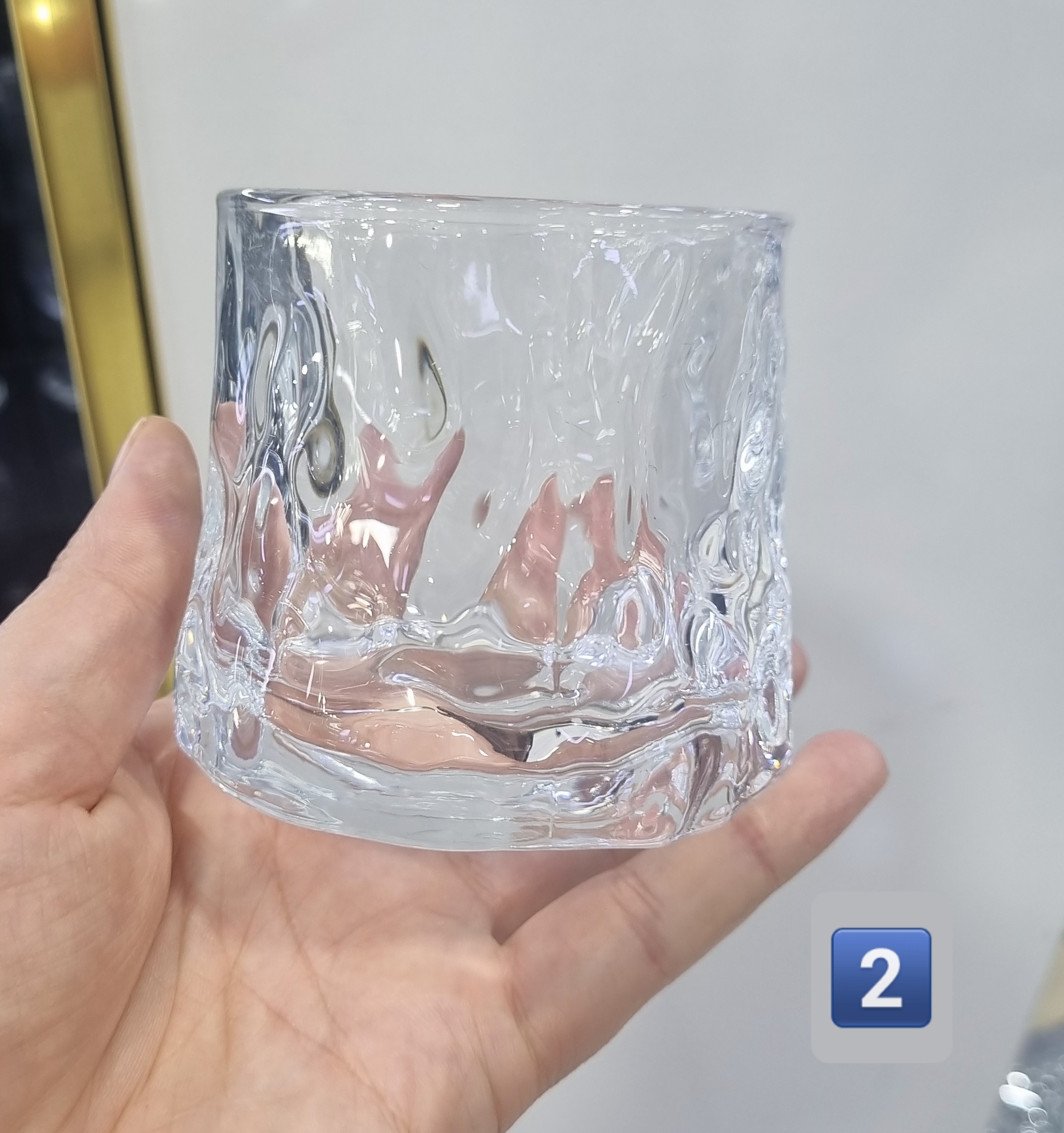 نیم لیوان چرخشی طرح یخی