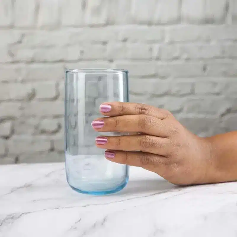 لیوان آیکونیک آبی فیروزه‌ای پاشاباغچه Iconic 365cc، جنس کریستالین، طراحی شیک و مقاوم، مناسب نوشیدنی‌های سرد و گرم، قابل شستشو در ماشین ظرفشویی