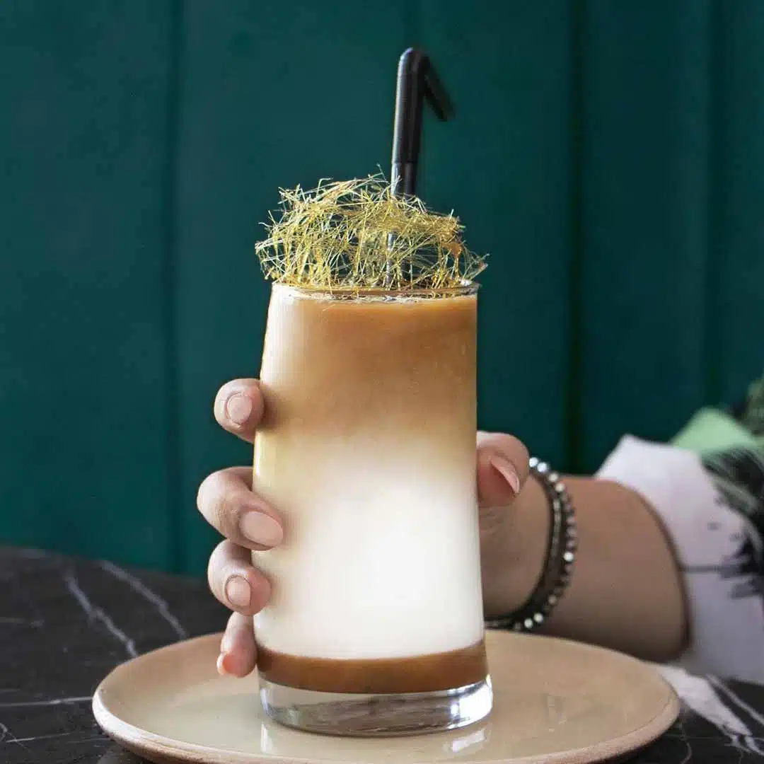 لیوان پنگوئن پاشاباغچه کد 42550 ظرفیت 390cc – شیشه شفاف و مقاوم مناسب نوشیدنی‌های خنک