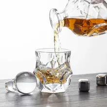 لیوان کوتاه کریستال مدل Oldmoney با طراحی کلاسیک و گنجایش 240 سی‌سی، انتخابی شیک برای پذیرایی خاص شماست. ست ۲ عددی با کیفیت وارداتی از کریستال کاشفی.