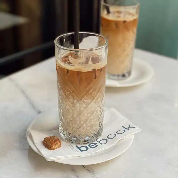 هملیوان پاشاباغچه مدل Timeless کد 52820 با ظرفیت 295 میلیلیتر، طراحی تراشدار کلاسیک و بلور شفاف