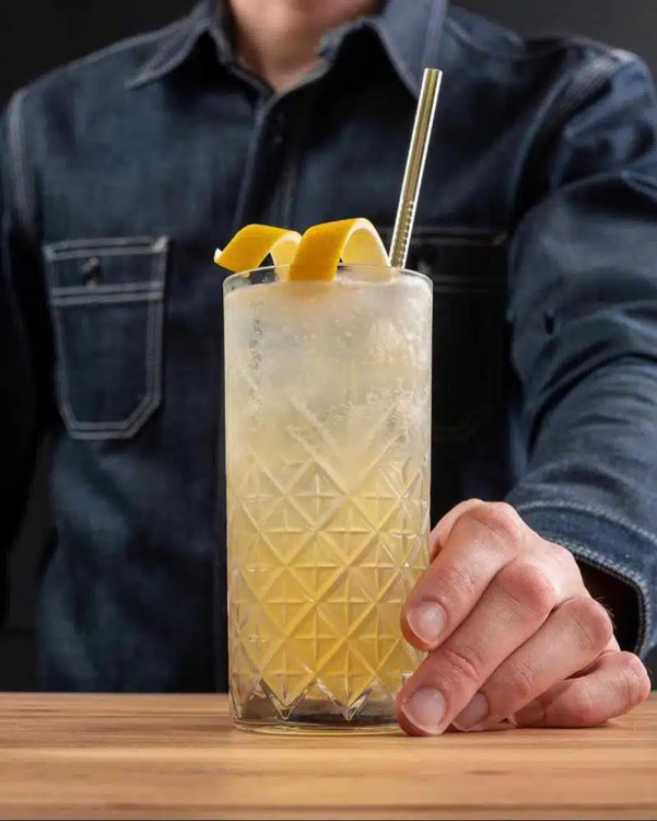 هملیوان پاشاباغچه مدل Timeless کد 52820 با ظرفیت 295 میلیلیتر، طراحی تراشدار کلاسیک و بلور شفاف