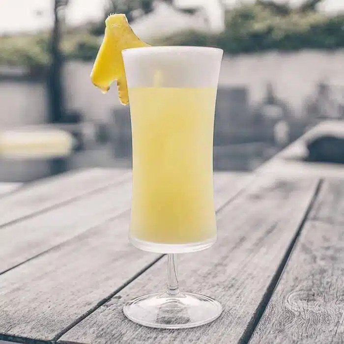 گیلاس سروزا کریستال پاشاباغچه مدل Bar&Table کد 67043 با حجم 330 سیسی – فروشگاه کریستال کاشفی