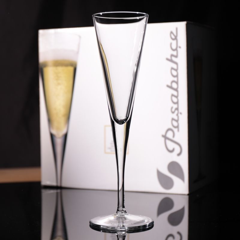 گیلاس ویلاین کریستالی پاشاباغچه مدل VLine Flute کد 44305 با حجم 150 سی‌سی – فروشگاه کریستال کاشفی