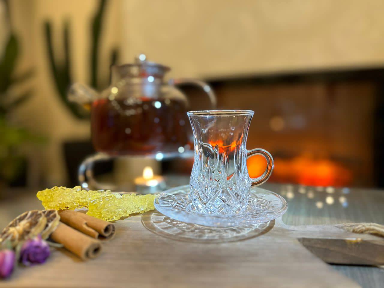 استکان نعلبکی دسته دار وارداتی طرح ۳ – تراش لوزی کلاسیک و مناسب پذیرایی