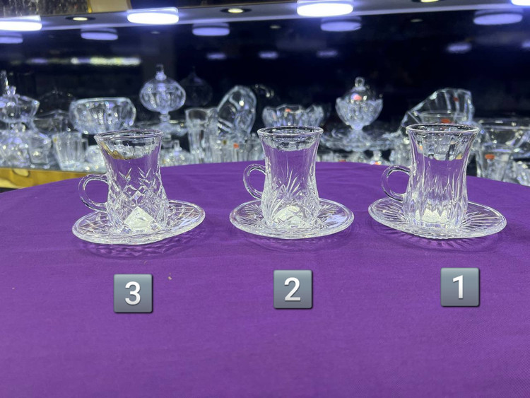 استکان نعلبکی دسته دار وارداتی طرح ۳ – تراش لوزی کلاسیک و مناسب پذیرایی