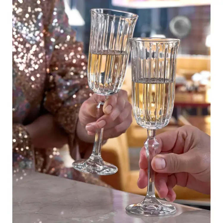 سرو نوشیدنی در جام پاشاباغچه Joy 175